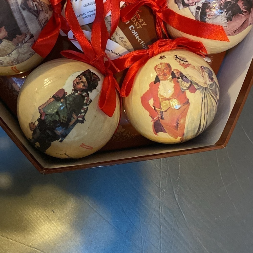 Vintage Norman Rockwelll ornaments - Picture 3 of 14